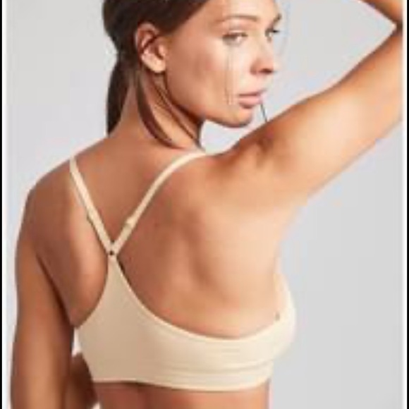 Seamless Razorback bralletes - Picture 2 of 3